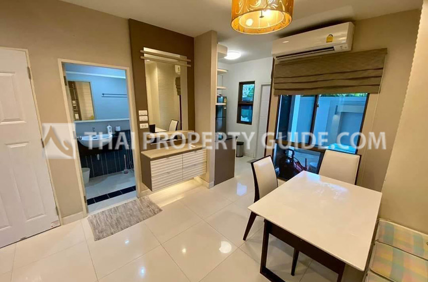 Townhouse in Sukhumvit 